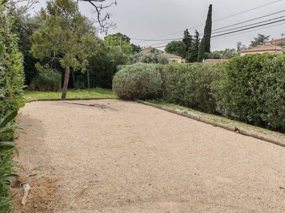 terrain de boule (Marseille 13013)